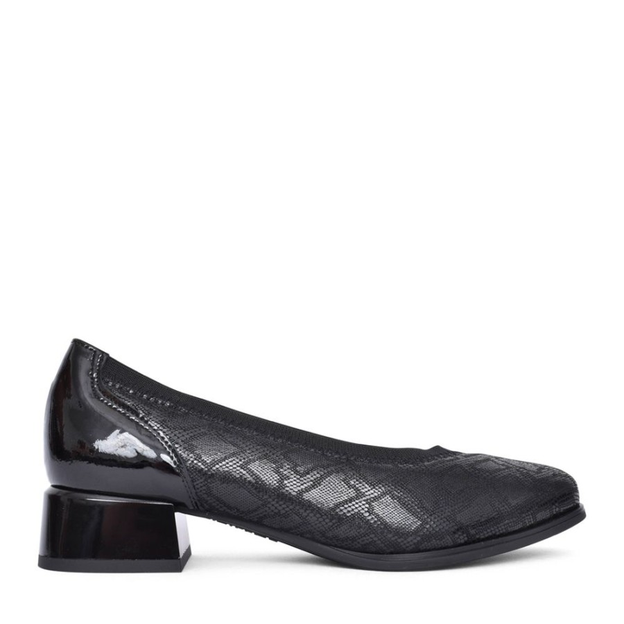 Ladies PITILLOS | Ladies 5424 Low Heel Court Shoe In Black Interest